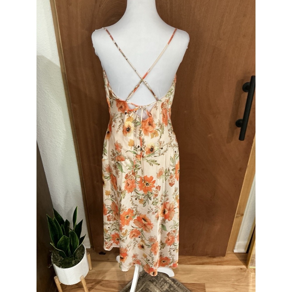 ASTR Label Gaia Slip Dress Floral Satin Midi Strappy M City CBK Wedding Guest - Picture 6 of 15